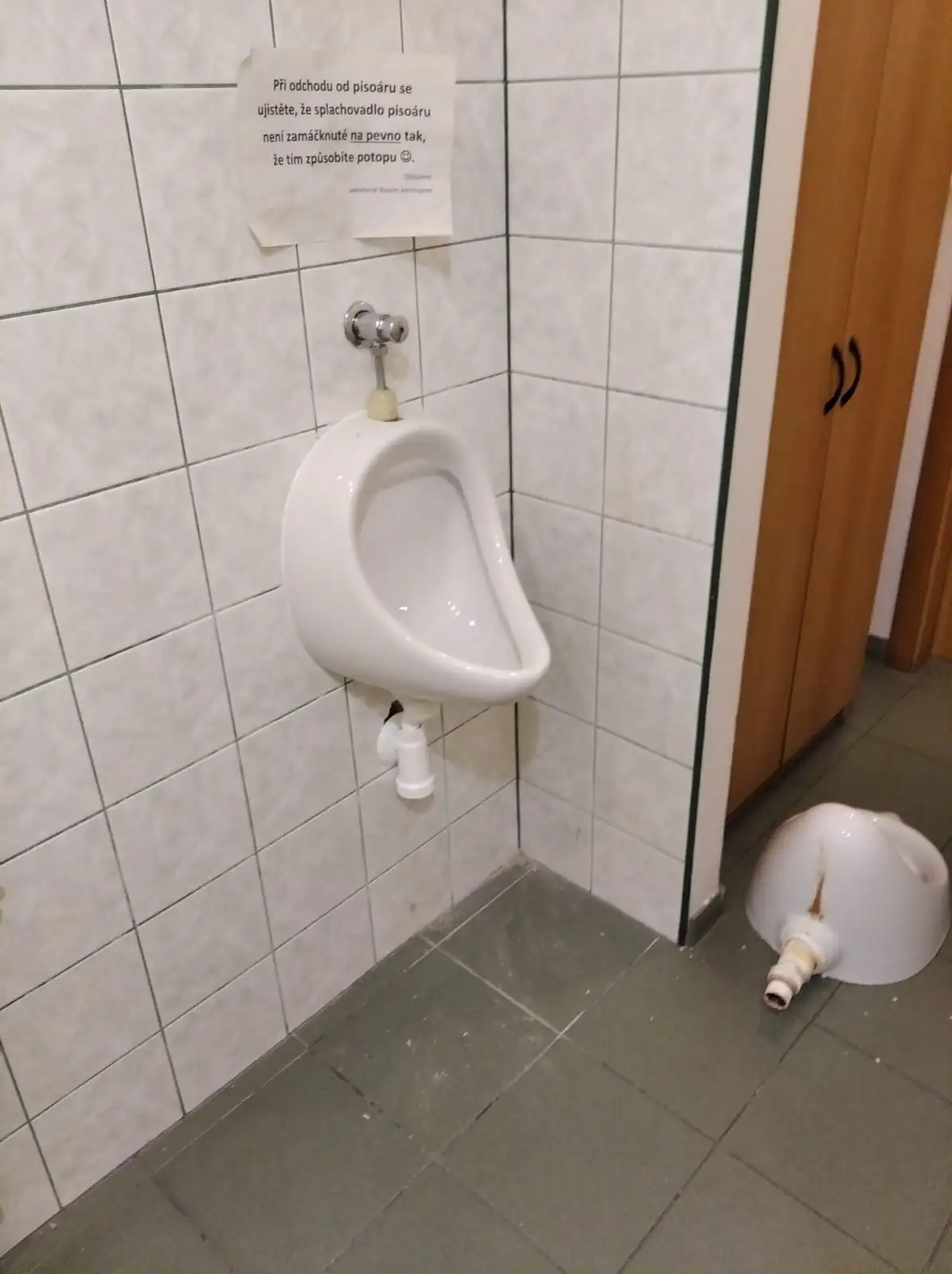 Instalace, demontáž, montáž WC v Praze a okoli	Výměna pisoaru, zachodu, wc